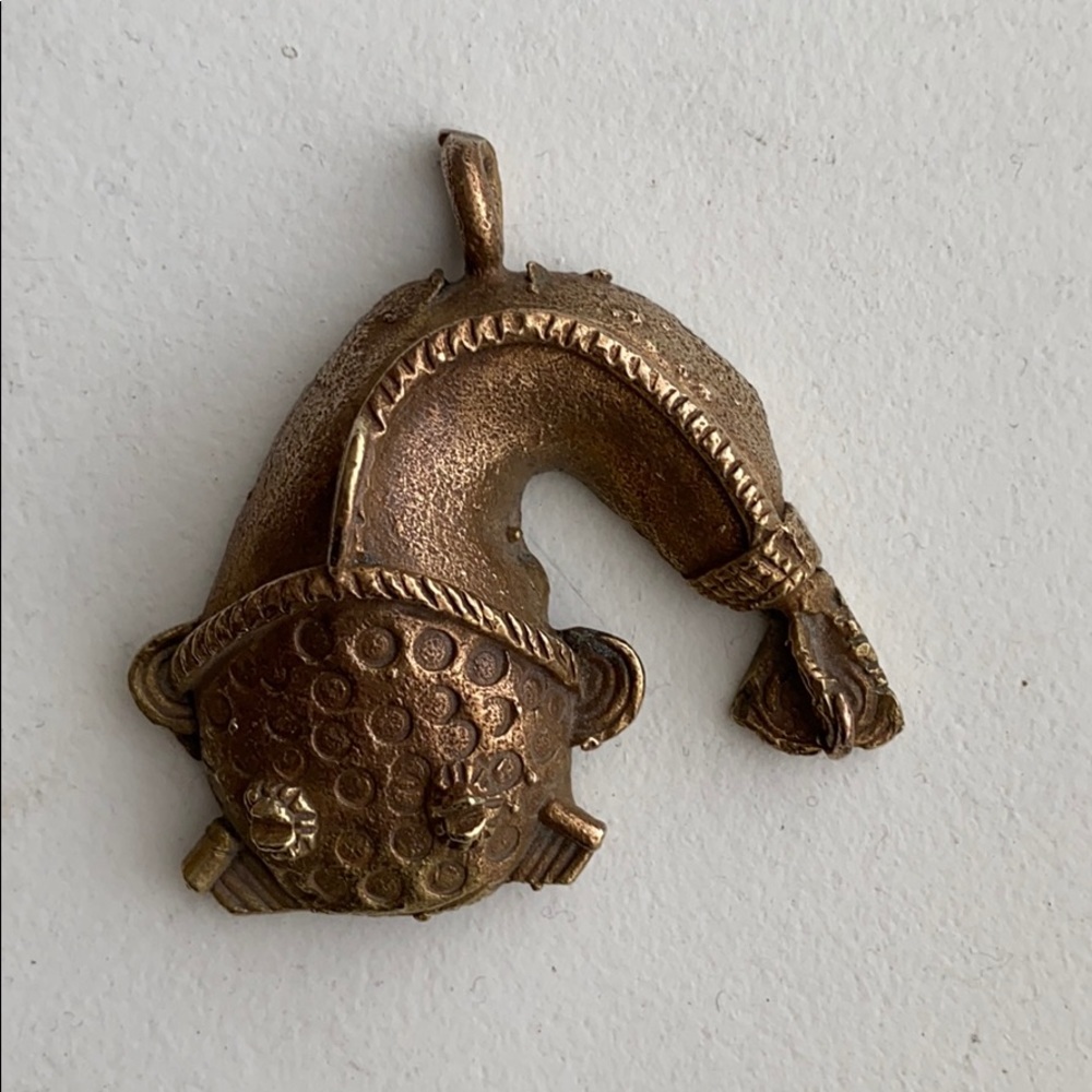 Pendant Fish